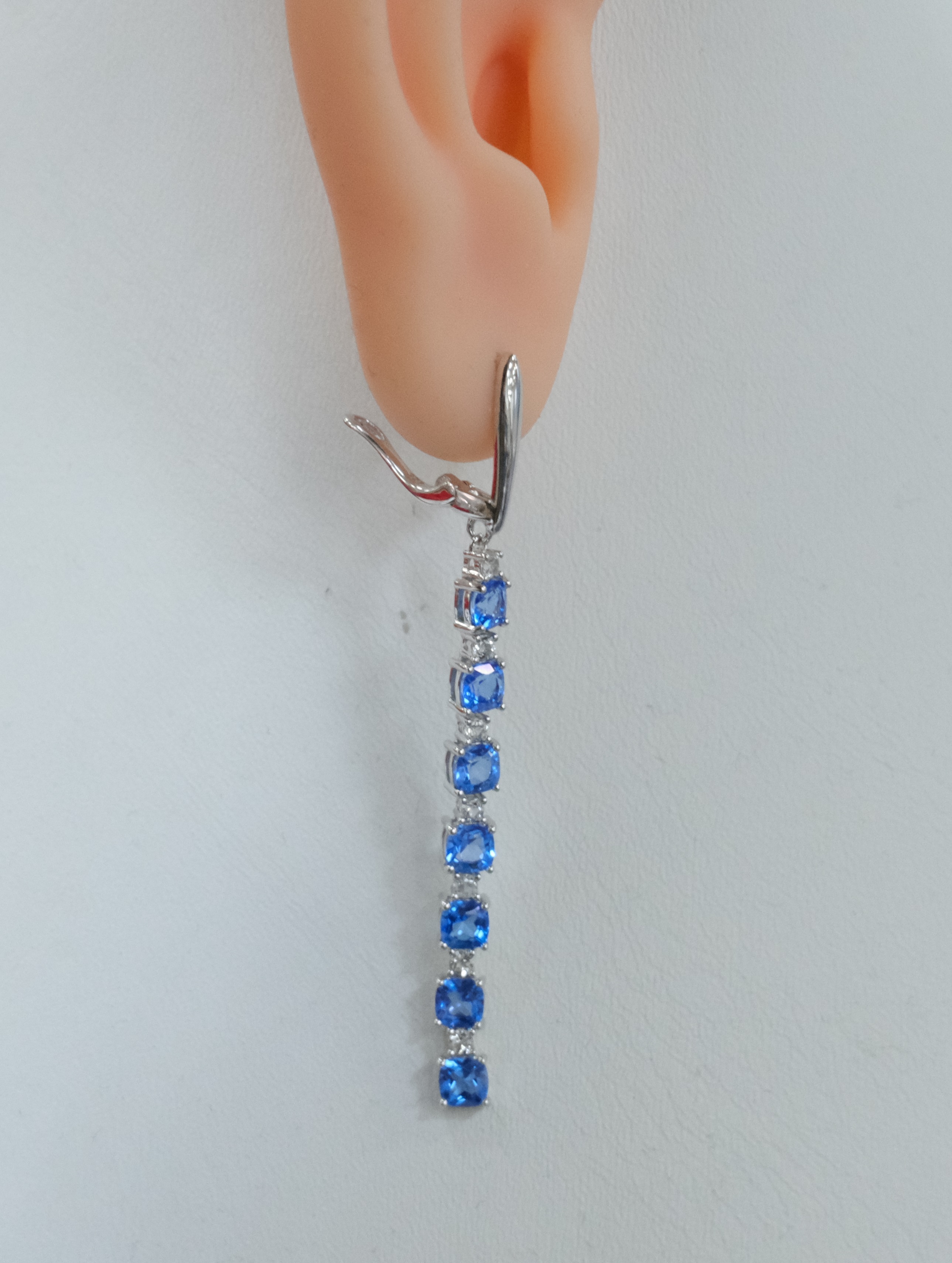 Серебряные серьги с топазами Индиго